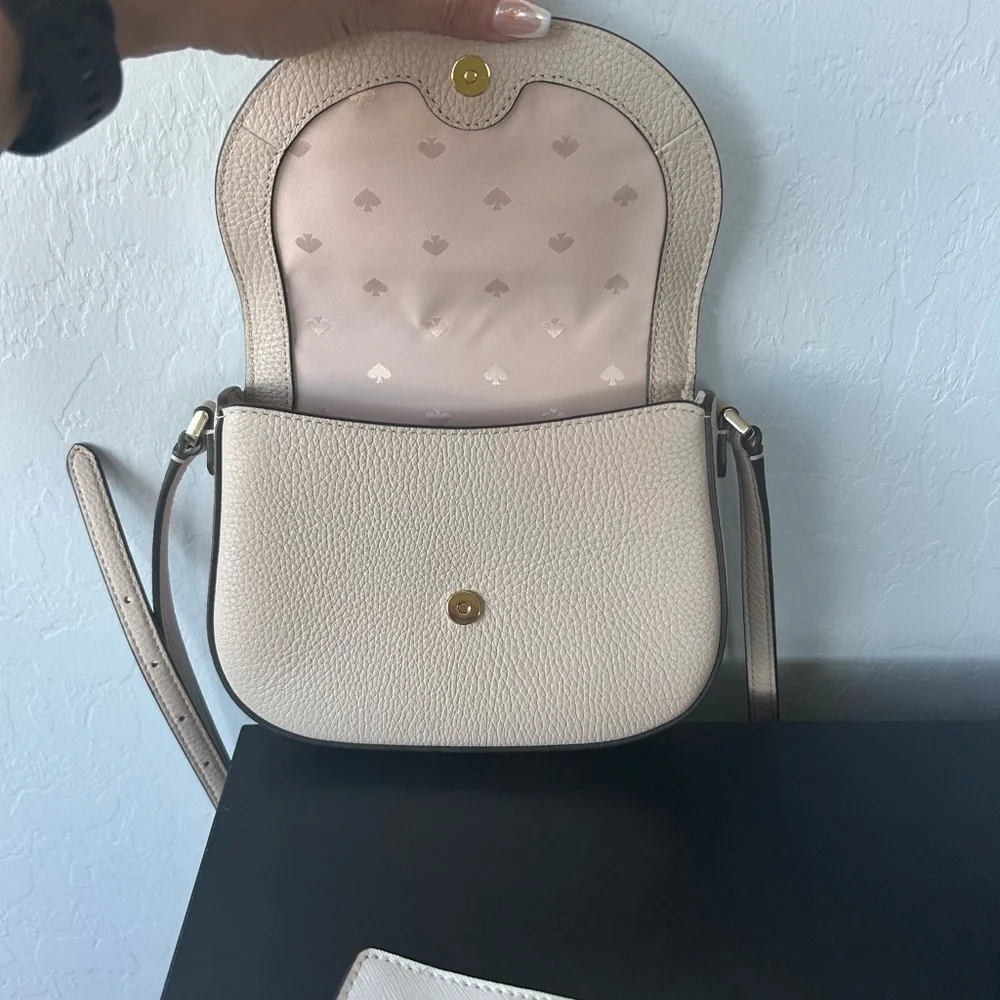 Kate Spade Leila Cream and beige Crossbody Bag Set 7 x5 - Picture 2 of 6